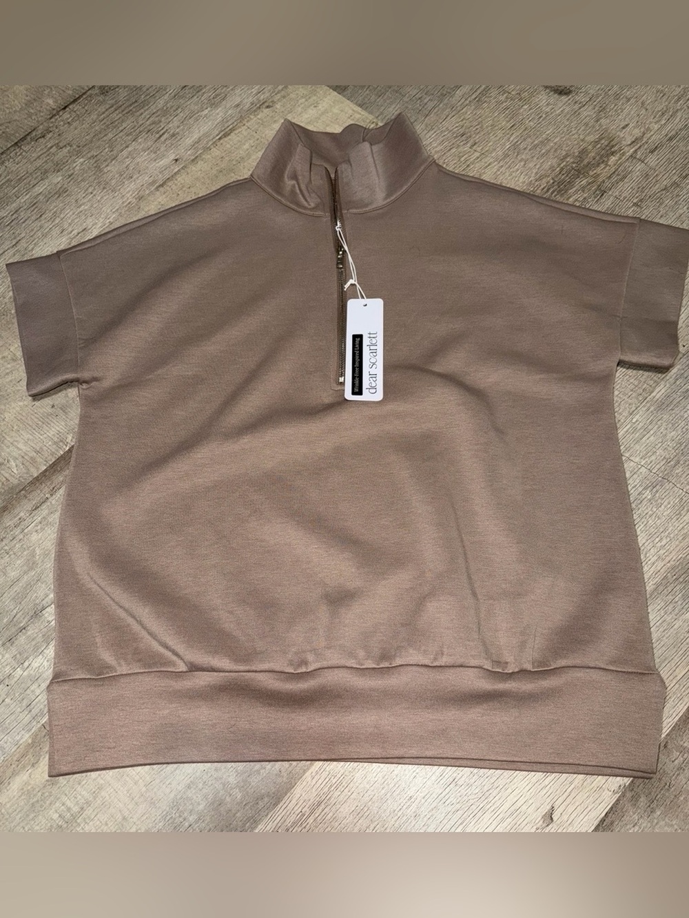 NWT small dear Scarlett short sleeve zip pullover